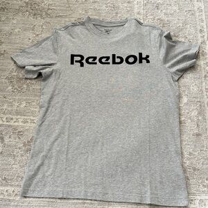 Reebok Heather Gray Men’s Medium Short Sleeve Tee with Black Logo. NWT’s.